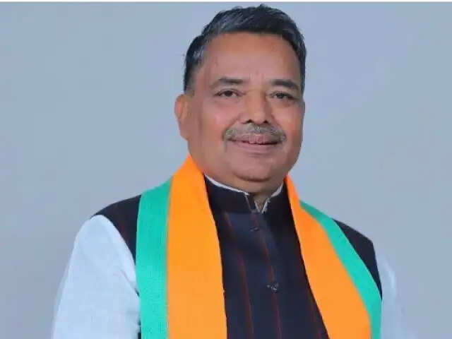 पर्यटन की परियोजनाओं के क्रियान्वयन में जवाबदेही सुनिश्चित : जयवीर सिंह