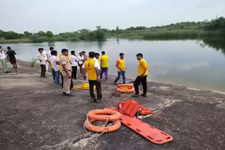 ढूंढ नदी में नहाने गए दो युवकों की डूबने से मौत