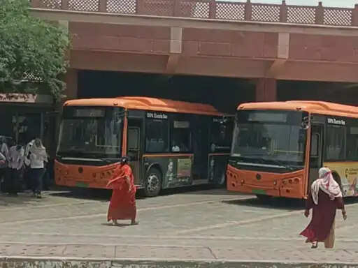 सड़क परिवहन निगम मुड़िया पूर्णिमा पर 1100 बसों का करेगा संचालन