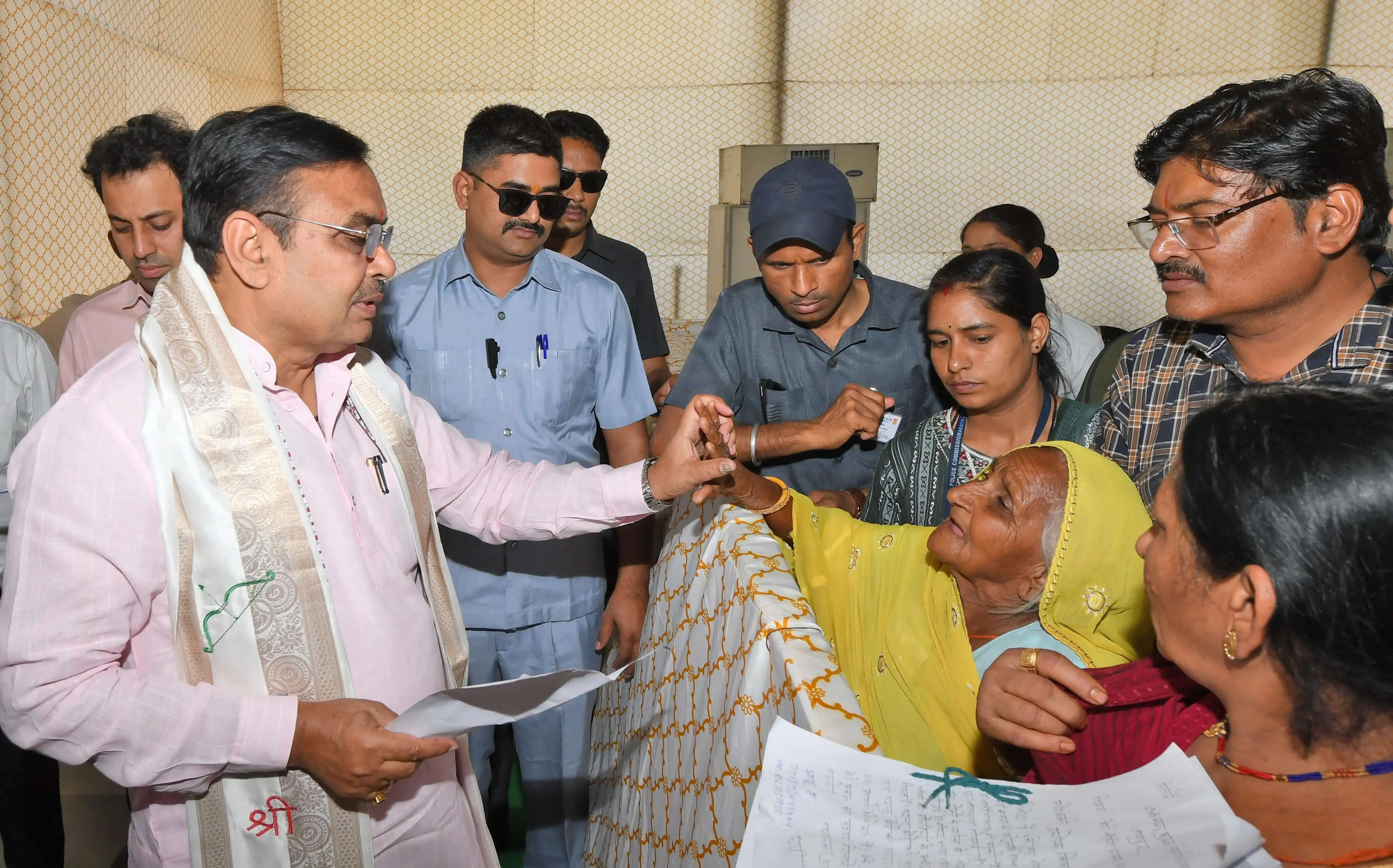 मुख्यमंत्री भजनलाल शर्मा ने किया परिवेदनाओं का त्वरित निस्तारण