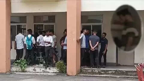 कोरबा : परीक्षा से पहले मेडिकल कॉलेज के छात्र ने लगाई फांसी, जाँच में जुटी पुलिस