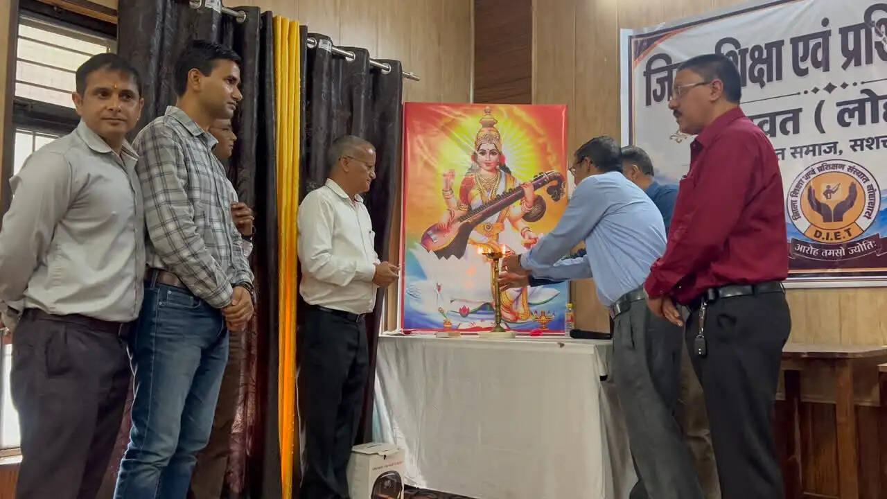 कक्षा में प्रयोगों के जरिए सीखेंगे विद्यार्थी, शिक्षक हुए प्रशिक्षित