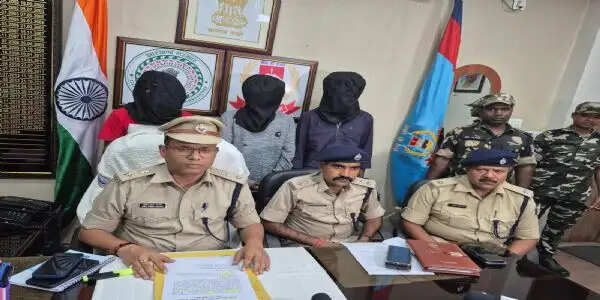 (संशोधित )युवती से दुष्कर्म मामले के तीन आरोपित गिरफ्तार