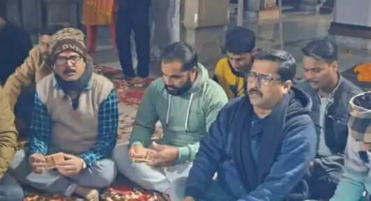 बूढ़ानाथ मंदिर में तुलसी पूजन ओर सामूहिक हनुमान चालीसा पाठ