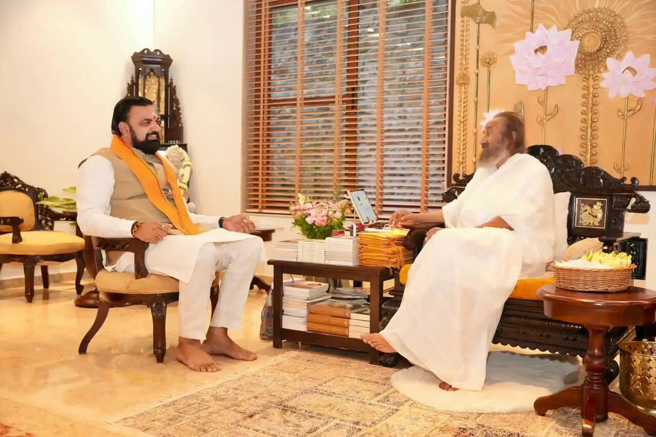 बेंगलुरु पहुंचे सम्राट चौधरी और संजय सरावगी, ‘बिहार महोत्सव’ में होंगे शामिल