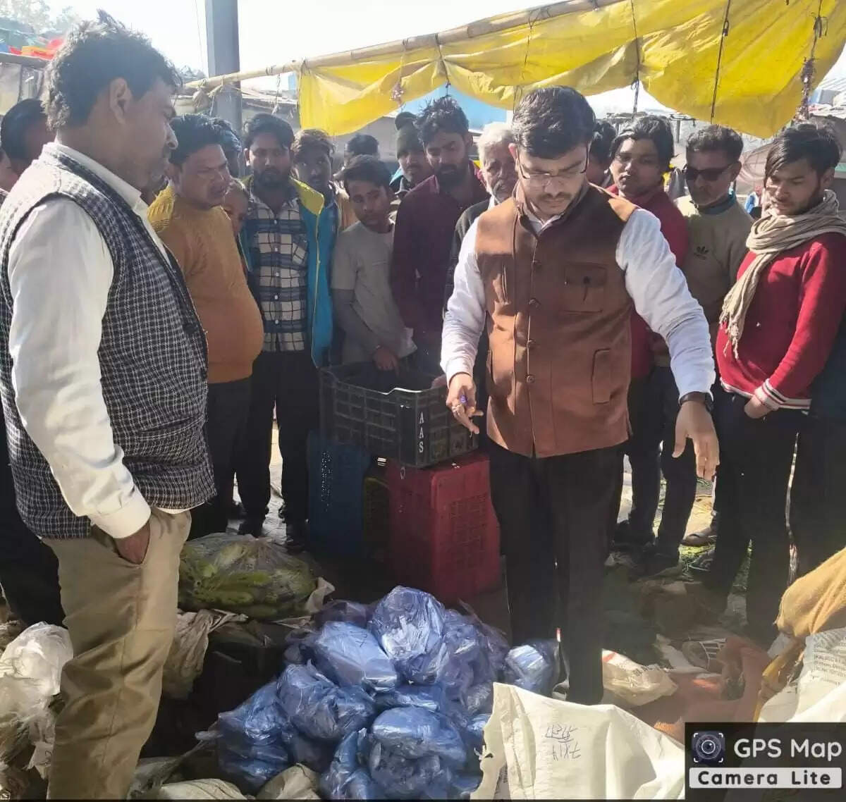 पलवल के मुख्य बाजार में सिंगल यूज प्लास्टिक पर सात दुकानदारों को जुर्माना