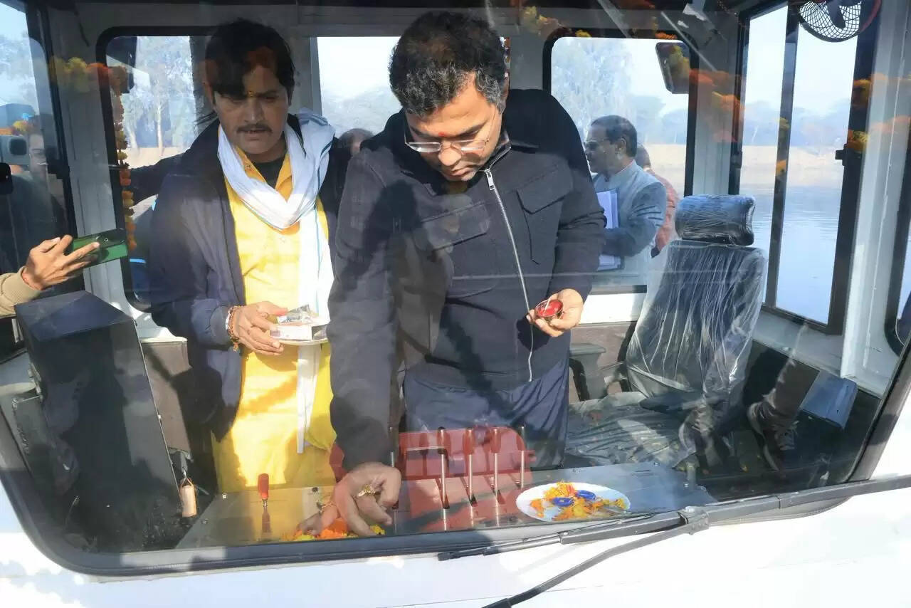 (अपडेट) ‘वॉटर मास्टर’ का जलावतरण, यमुना को निर्मल बनाने की सशक्त शुरूआतः प्रवेश साहिब सिंह