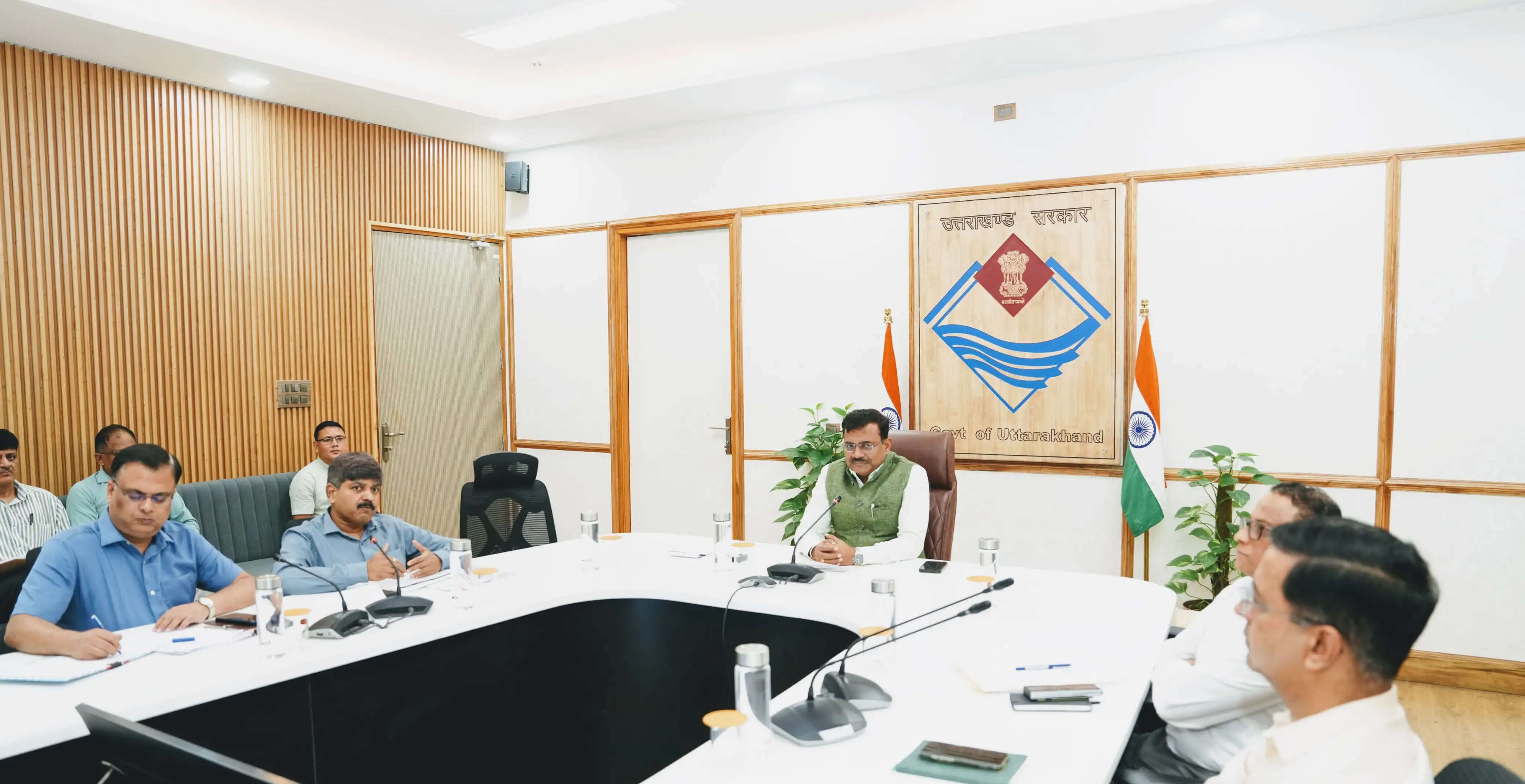 मुख्य सचिव ने वाह्य सहायतित परियोजनाओं की समीक्षा की, आधारभूत ढांचे के विकास पर दिया जोर