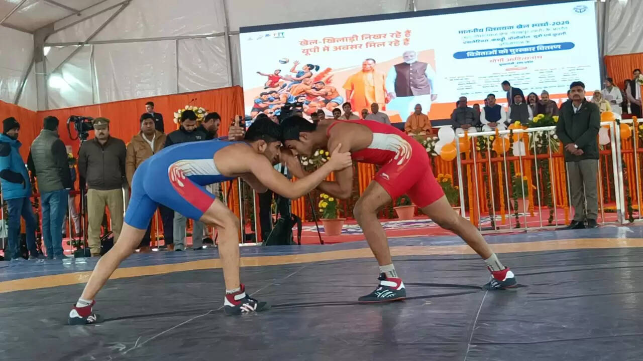 जीवन में सफलता का हर मार्ग खेल से होकर गुजरता है : याेगी