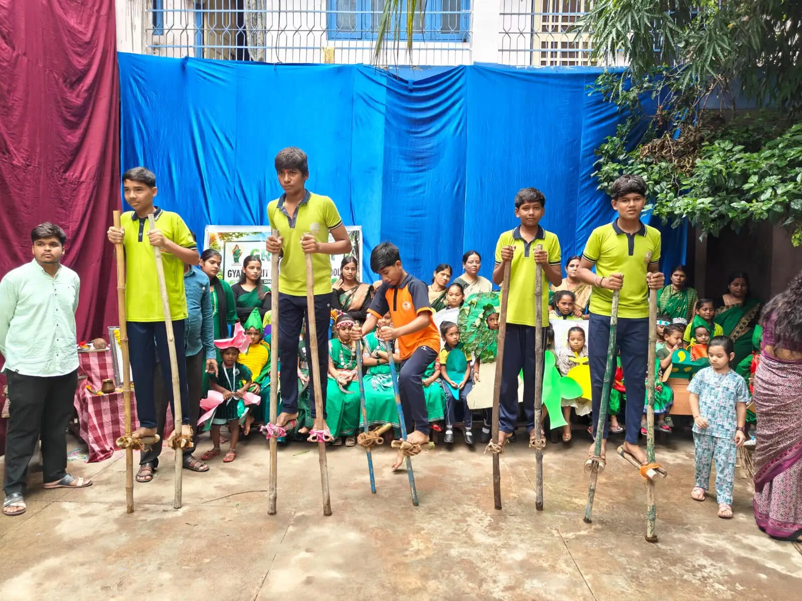 हरेली पर बच्चों ने दिखाई छत्तीसगढ़ी संस्कृति और प्रकृति की झलक