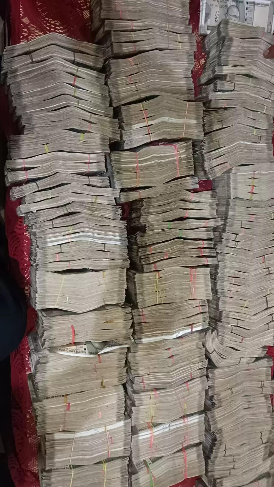 सीबीआई ने रक्षा मंत्रालय के लेफ्टिनेंट कर्नल को रिश्वत लेते रंगे हाथ किया गिरफ्तार