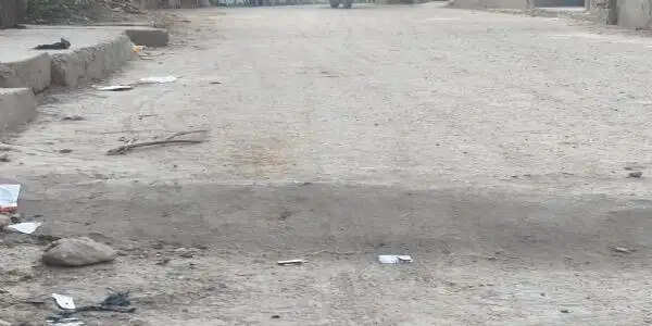 1 करोड़ की लागत से बनी सड़क 2 महीने में ही उखड़ी, नाले में सुराख न होने से जलजमाव