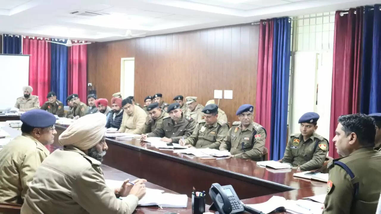 सिरसा: नशा तस्करों के नेटवर्क को ध्वस्त करें: एसपी