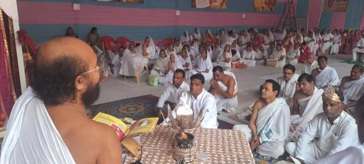 मंदसौरः परमात्मा के वचनों के प्रति श्रद्धा रखो- मुनि प्रत्यक्षरत्नविजय