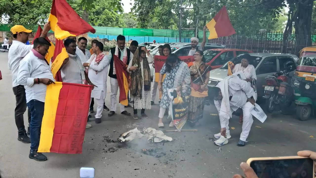 सुभासपा विधायक बेदी राम युवाओं के निशाने पर,जगह-जगह पुतला दहन