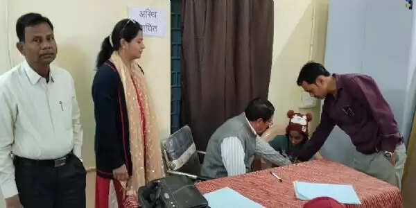 विशेष आवश्यकता वाले बच्चों को आईडी, लर्नर एवं लो विजन किट वितरण किया गया