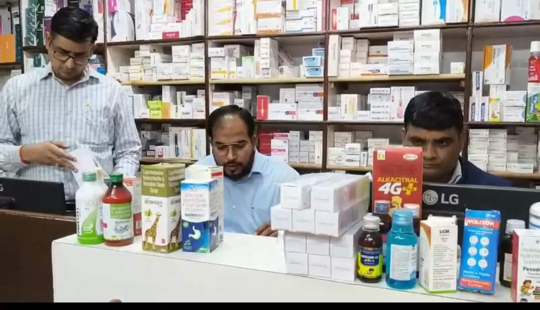 जौनपुर : कफ सिरप तस्करी में चार नई फर्मों पर केस, 18 पहुंची संख्या