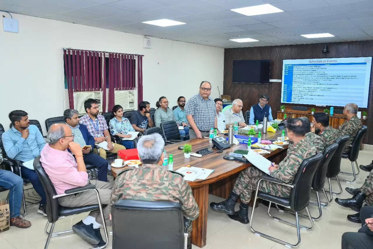 आईआईटी कानपुर रक्षा के क्षेत्र में कई गहरी तकनीकी शोध में शामिल : निदेशक