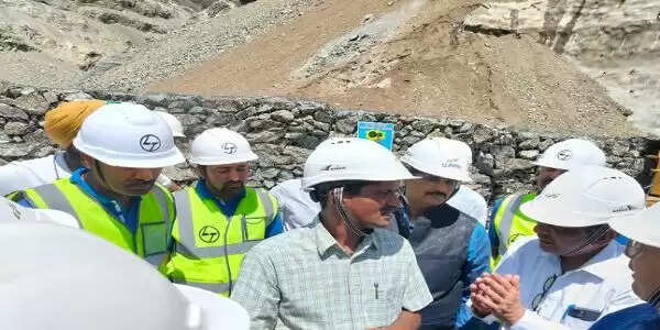 लखवाड़ परियोजना का निरीक्षण, समयबद्ध कार्ययोजना पर जोर