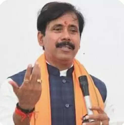 इजरायल में कार्यरत छह हजार यूपी के श्रमिक सुरक्षित, सरकार सतत निगरानी में : मंत्री अनिल राजभर