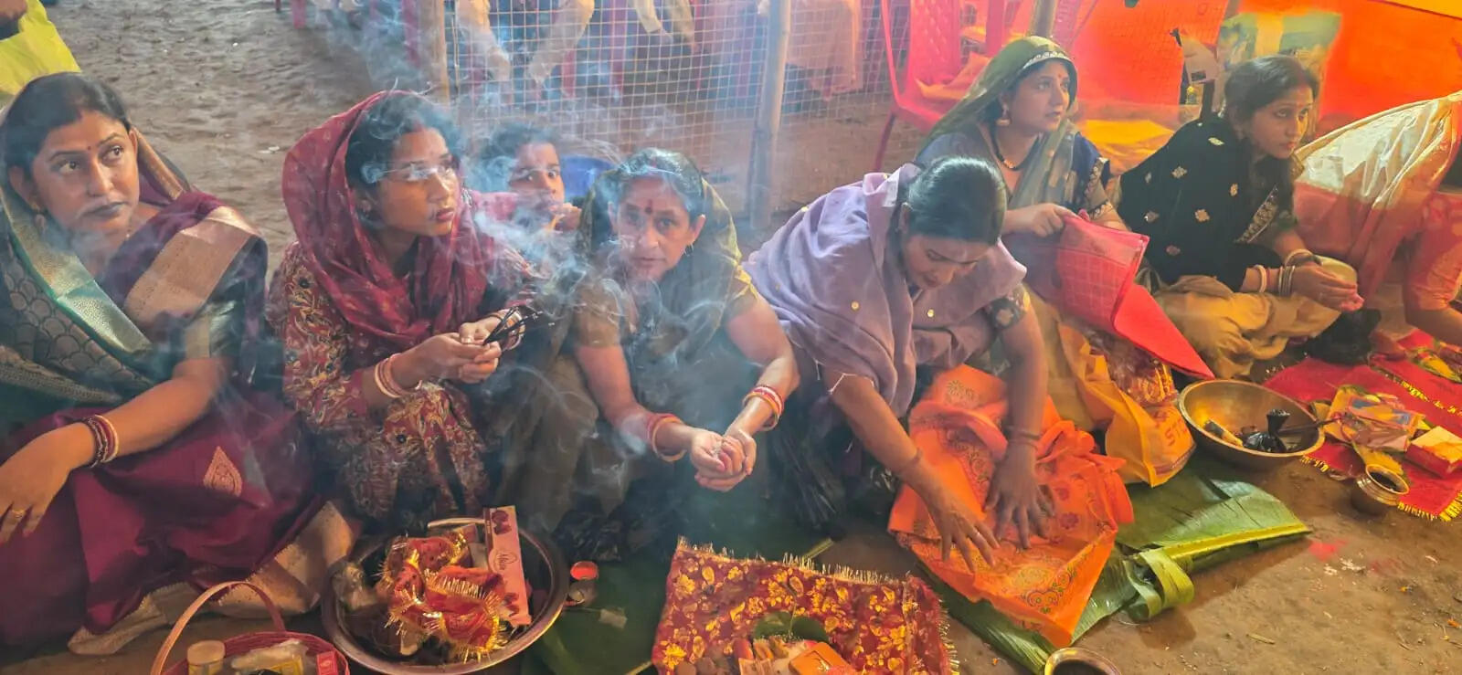 महाअष्टमी पर महागौरी की विशेष पूजा अर्चना के बाद सुहागिनों ने भरा खोईछा