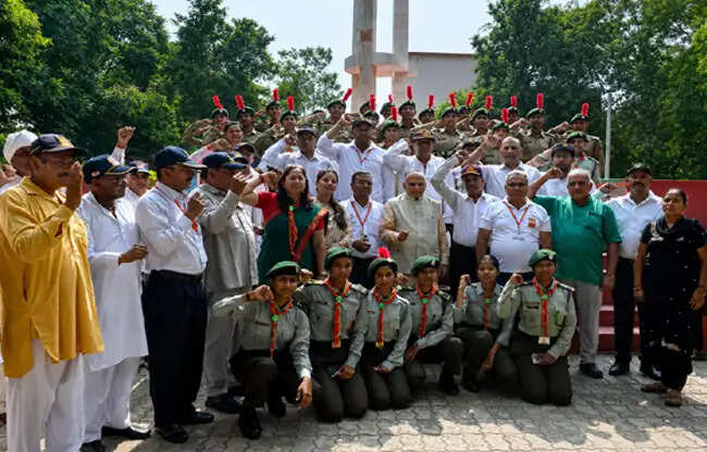 सोनीपत:  कारगिल विजय दिवस पर शहीदों को नमन, पौधारोपण का संदेश दिया