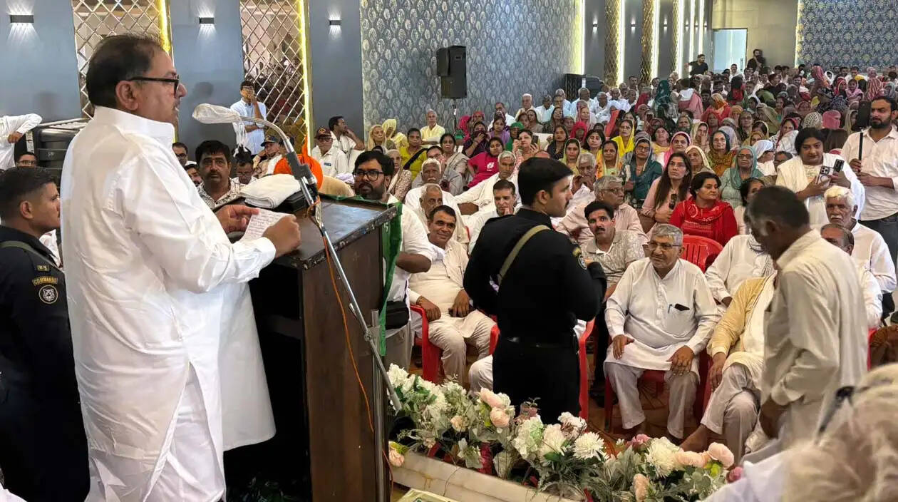 हिसार : भाजपा के झूठे वादों ने बढ़ाई लोगों की मुश्किलें : अभय चौटाला