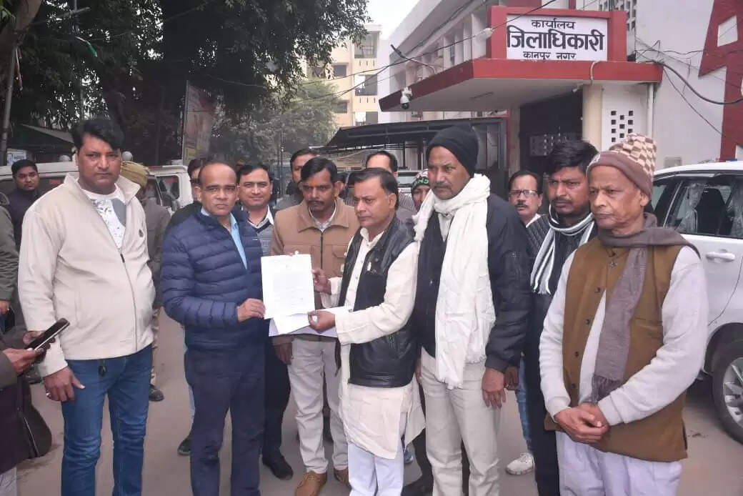 तालाब की भूमि से अवैध कब्जा हटाने की मांग को लेकर रालोद ने उठाई आवाज