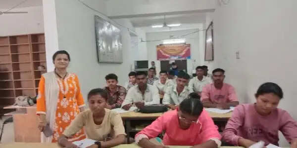 अग्निवीर भर्ती की तैयारी कर रहे युवाओं को मिल रही निशुल्क कोचिंग