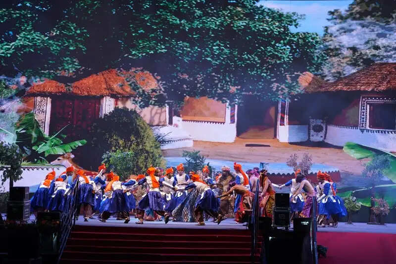 वाराणसी में महानाट्य के मंचन के दूसरे दिन जीवंत हुए सम्राट विक्रमादित्य के जीवन से जुड़े प्रसंग