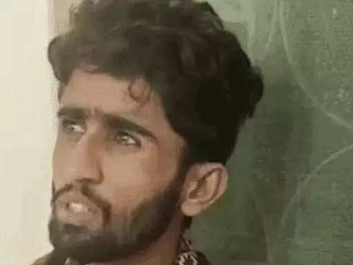 करीब 32 महीने पहले भटक कर पाकिस्तान गया शब्बीर लौटा अपने देश