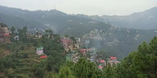 रोहतांग समेत हिमाचल के ऊंचे इलाकों में हिमपात, ठंड बढ़ी, 15 अक्टूबर तक अंधड़-बिजली का येलो अलर्ट