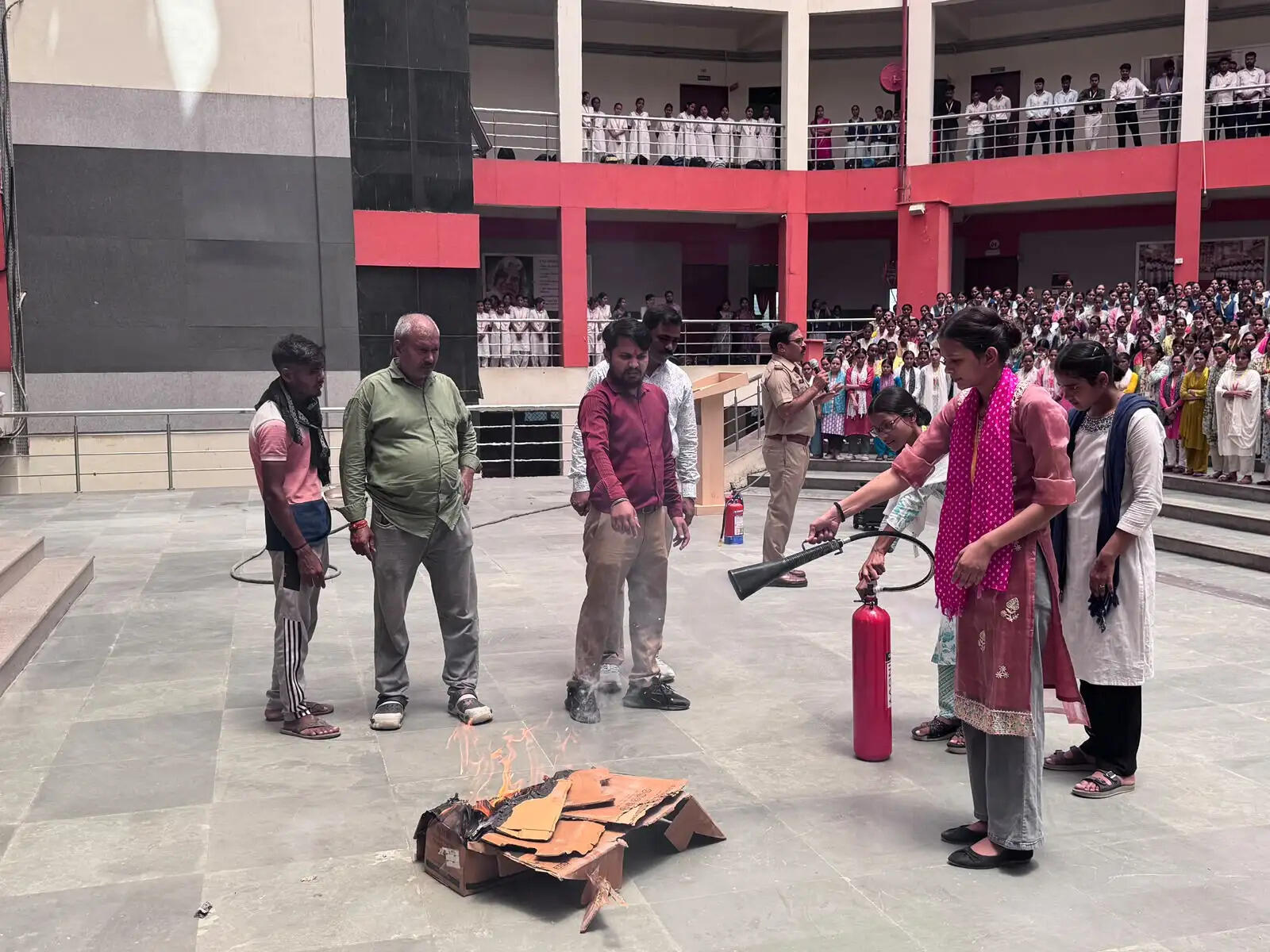 गोरखपुर : एमजीयूजी में फायर सेफ्टी मॉक ड्रिल का आयोजन