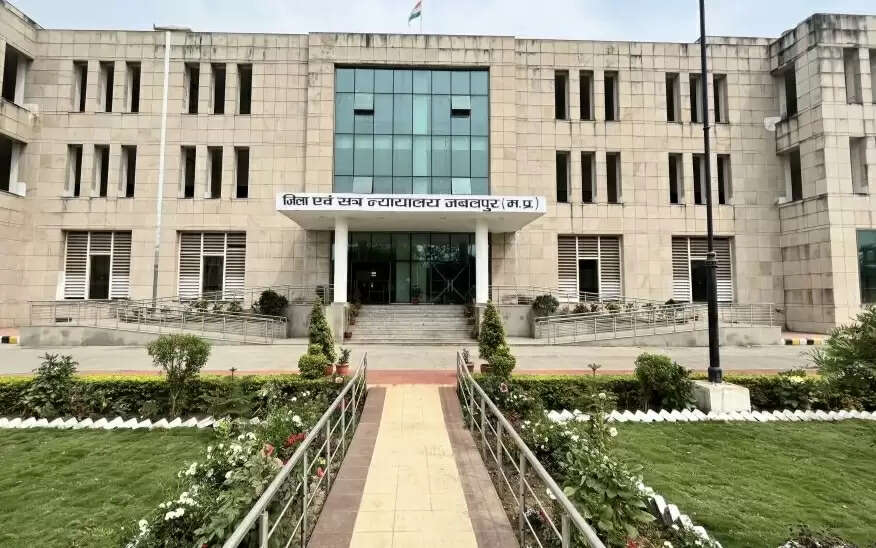 जबलपुर : रिश्वतखोर पूर्व जूनियर इंजीनियर को 4 साल की सजा, लोकायुक्त ट्रैप मामले में कोर्ट का फैसला