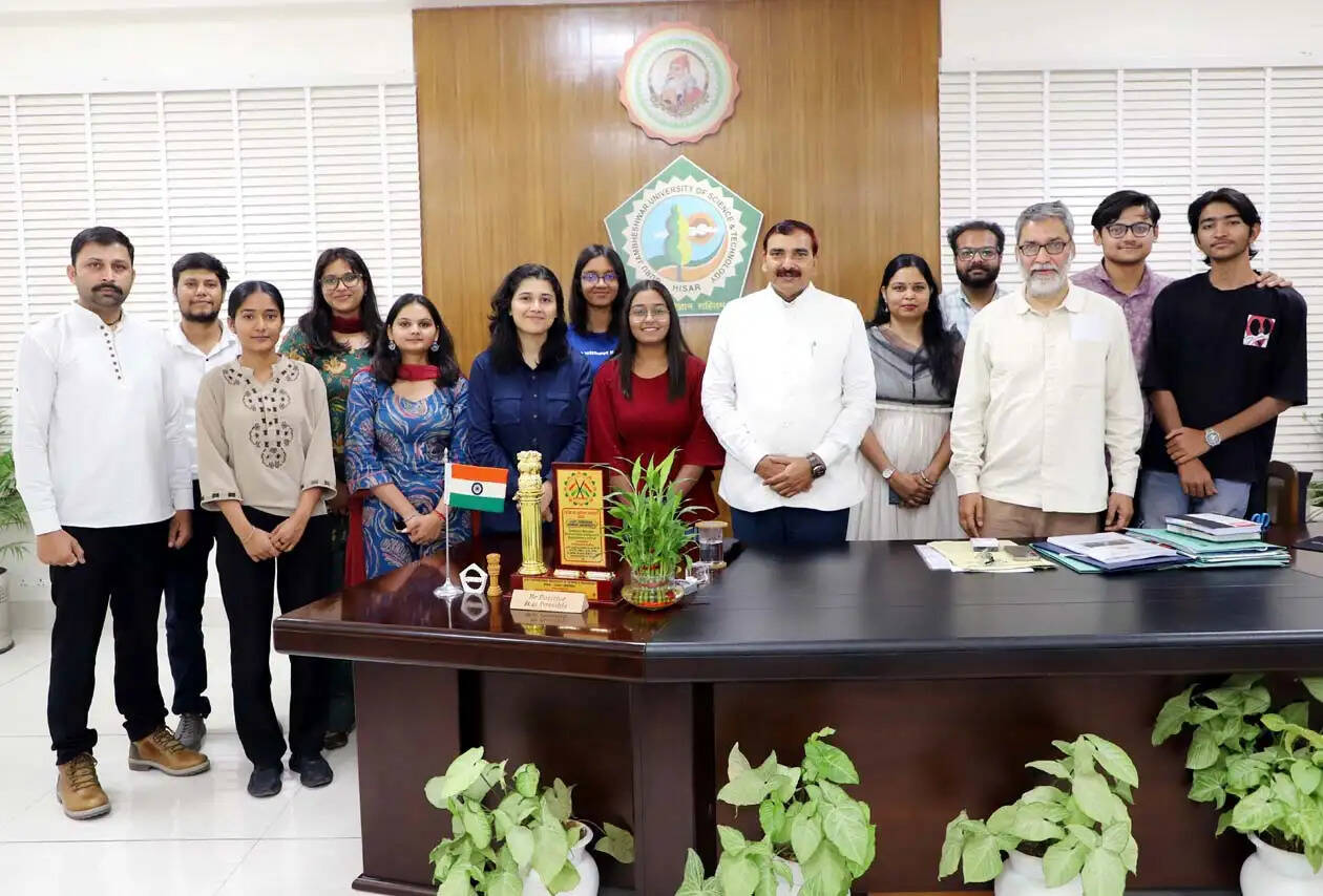 हिसार : नई शिक्षा व्यवस्था हर विद्यार्थी को रोजगार उन्मुख ज्ञान प्रदान करने में तत्पर : प्रो. नरसी राम बिश्नोई