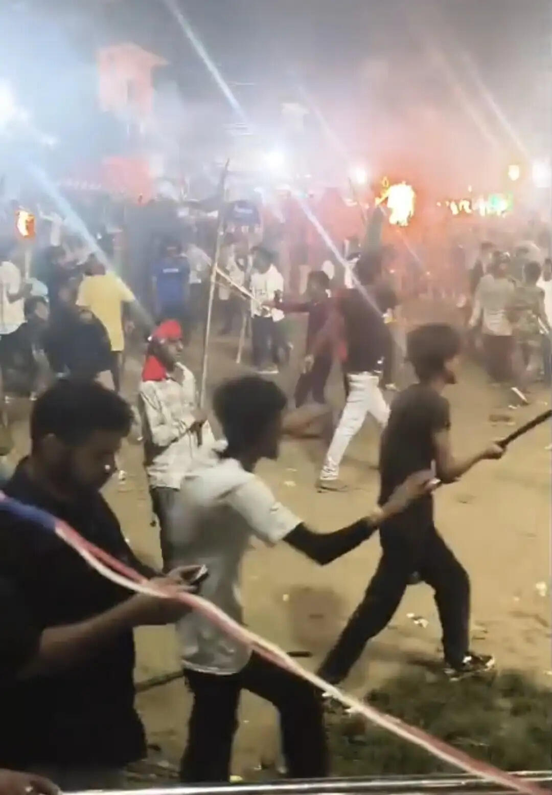 भारत और नेपाल के अखाड़ों में शामिल मुस्लिम समुदाय का आपस में झड़प,पत्थरबाजी,एसएसबी ने संभाला मोर्चा