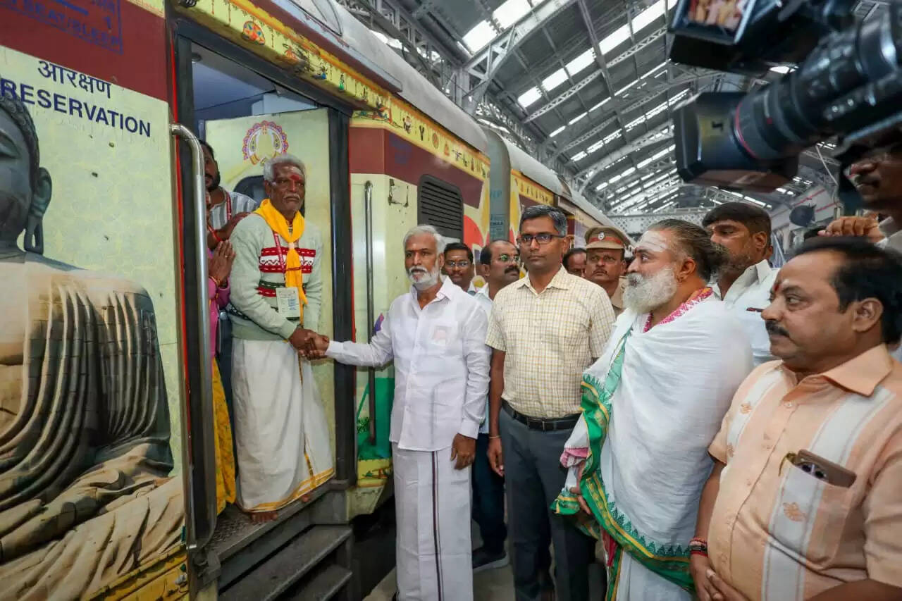 निःशुल्क तीर्थयात्रा योजना के तहत चेन्नई से 602 श्रद्धालु रामेश्वरम-काशी तीर्थयात्रा के लिए रवाना