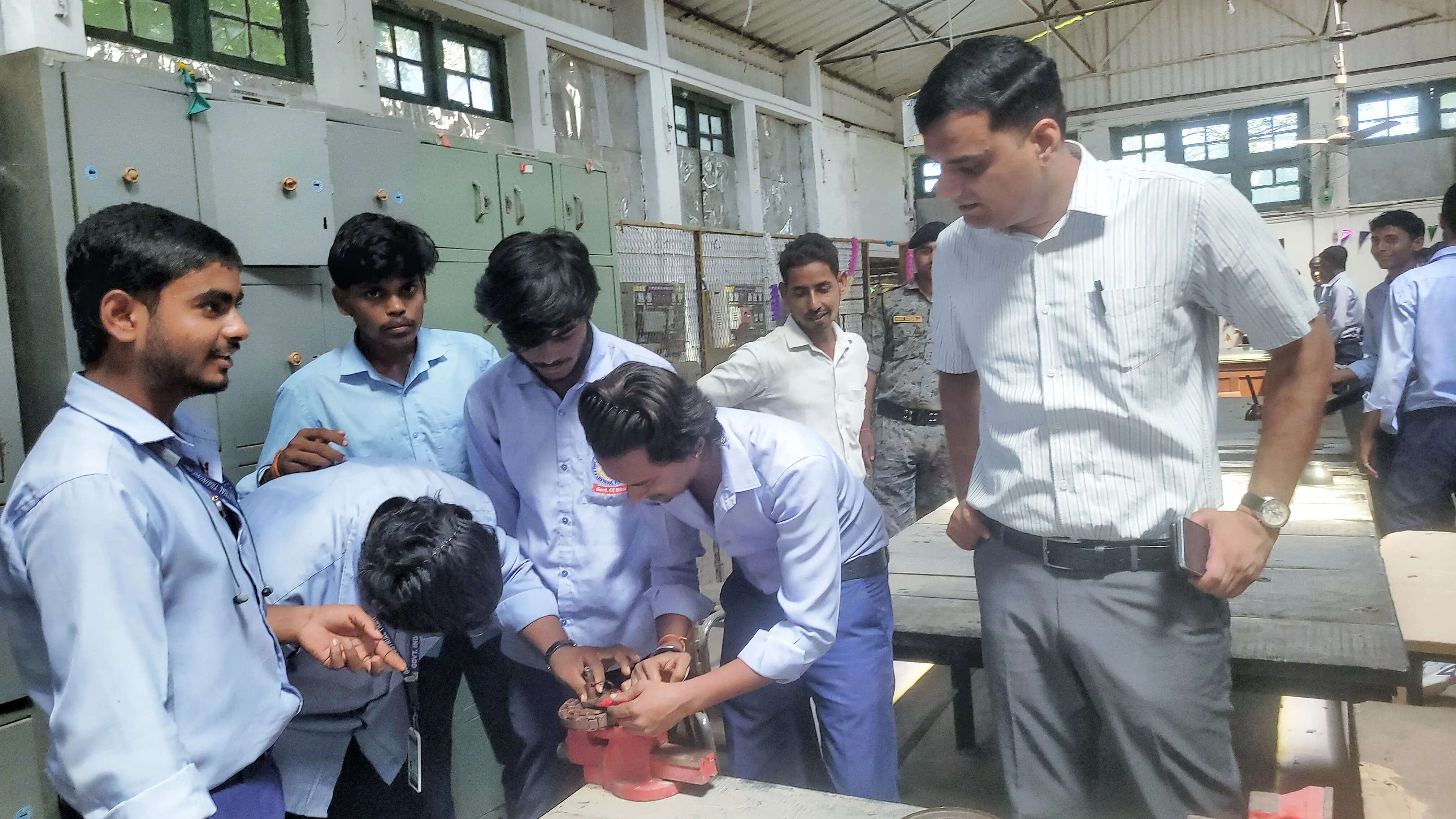 आईटीआई कॉलेज में विद्यार्थी सहयोग शिविर: डीएम ने कहा- पोर्टल पर दर्ज शिकायतों का 30 दिनों में होगा समाधान