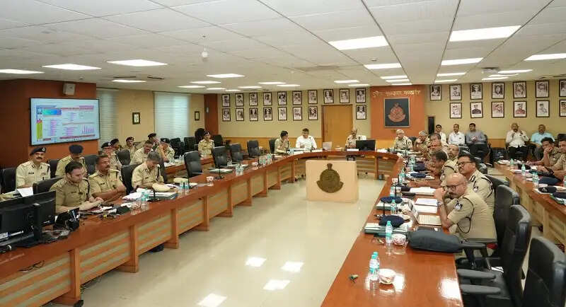 मप्रः दो दिवसीय पुलिस महानिरीक्षक जोन की त्रैमासिक समीक्षा बैठक संपन्न