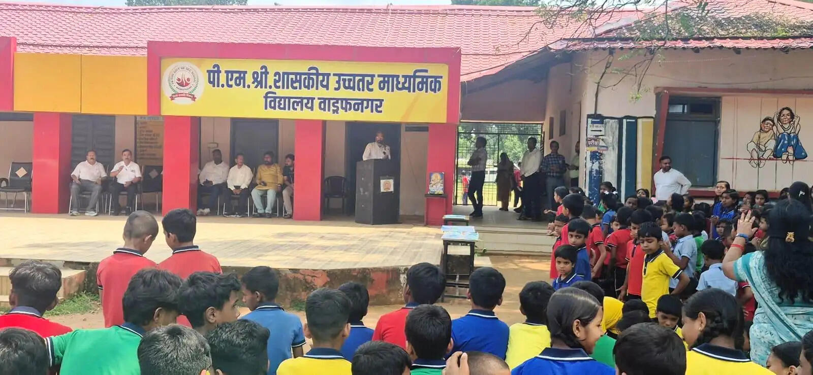 वाड्रफनगर के 450 स्कूलों में ‘मेरे सपनों का भारत’