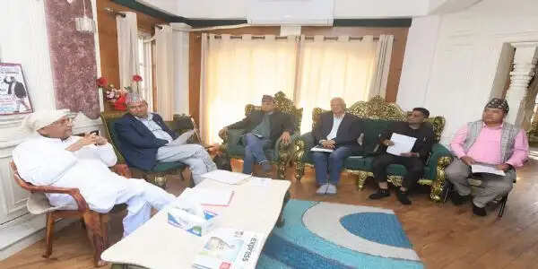 नेपाल : यूएमएल पार्टी पदाधिकारियों ने मांगा अध्यक्ष के पी शर्मा ओली का इस्तीफा