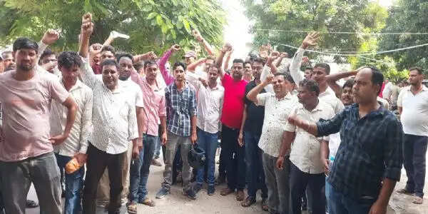 खुदरा खाद विक्रेताओं ने दी हड़ताल पर जाने की धमकी