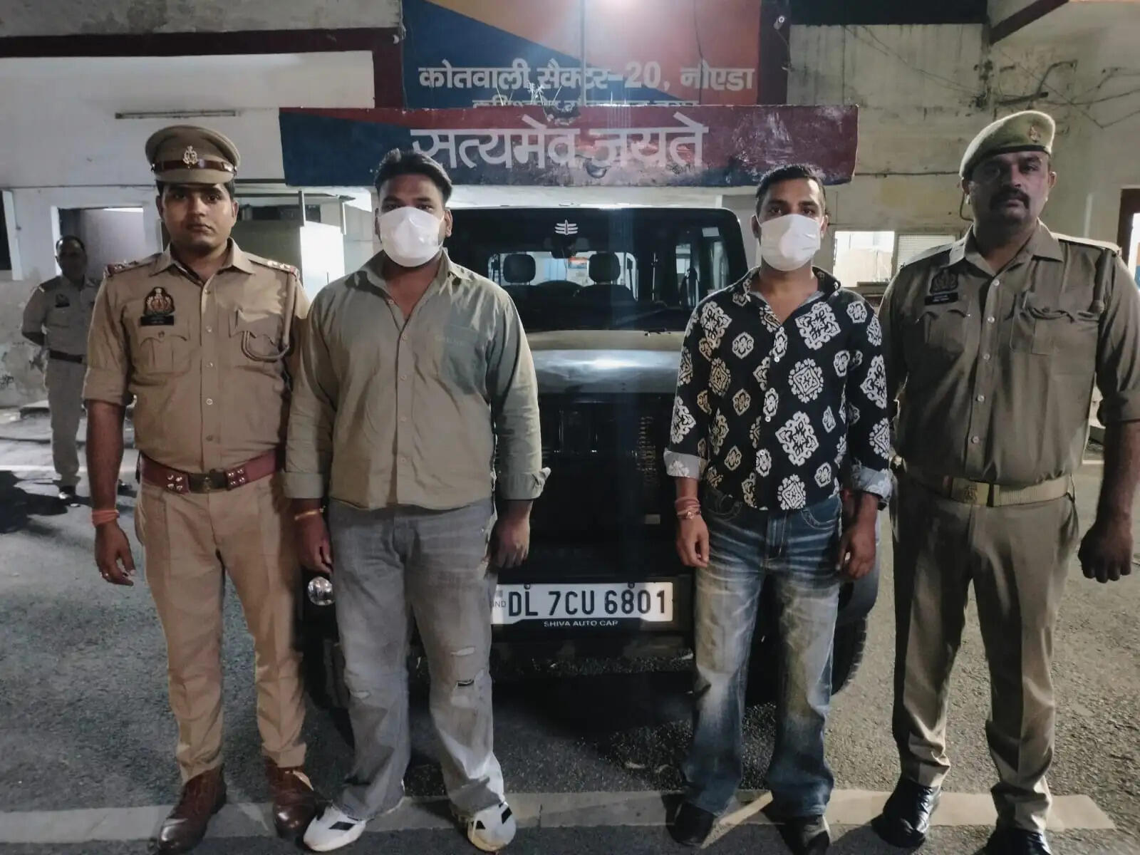 सेक्टर 18 की मल्टी लेवल पार्किंग की छत पर थार से स्टंट करने वाले दो गिरफ्तार