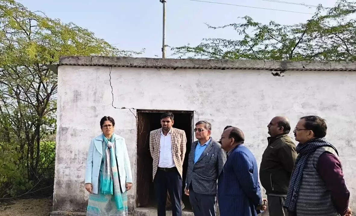 डीएम ने परखी गौ आश्रय स्थल की हकीकत