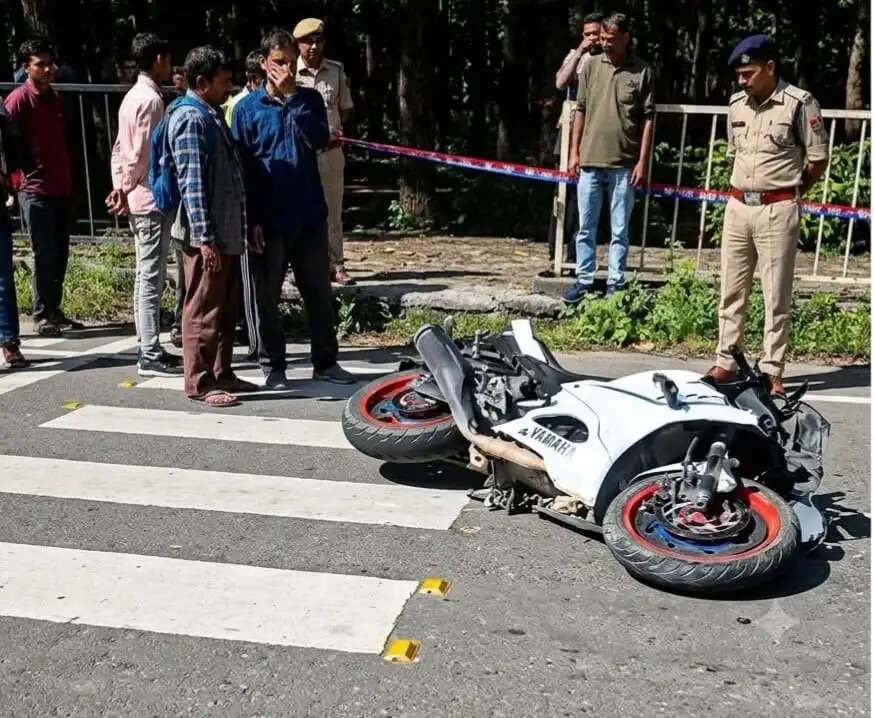 सडक हादेस में 26 वर्षीय युवक की मौत