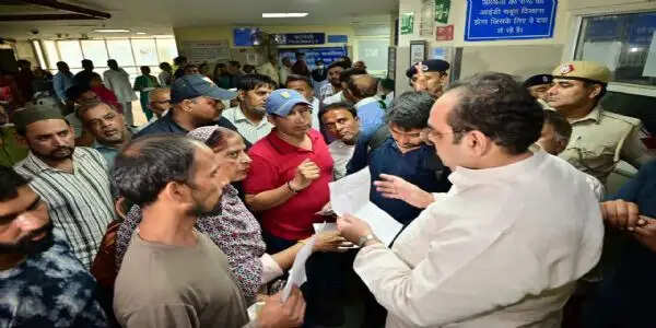 दिल्ली के स्वास्थ्य मंत्री ने जीबी पंत अस्पताल का किया निरीक्षण, दवाओं की उपलब्धता एवं सुविधाओं की समीक्षा की