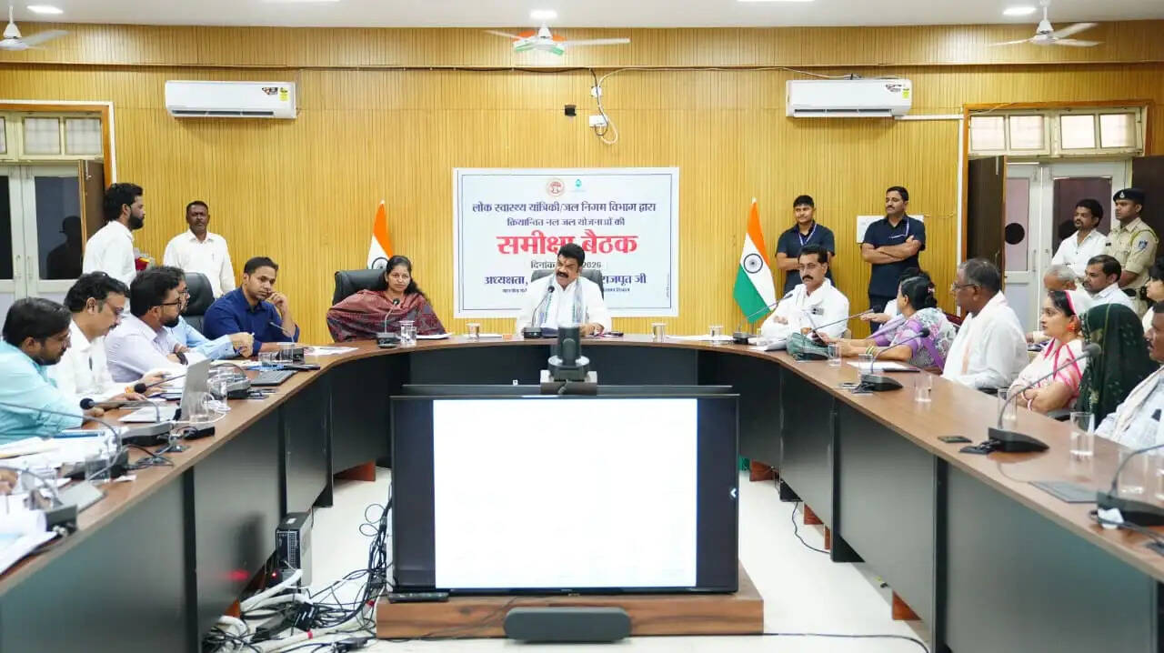 सुरखी में अधूरी नल-जल योजनाओं पर मंत्री सख्त,&nbsp;ठेकेदारों को ब्लैकलिस्ट करने की चेतावनी