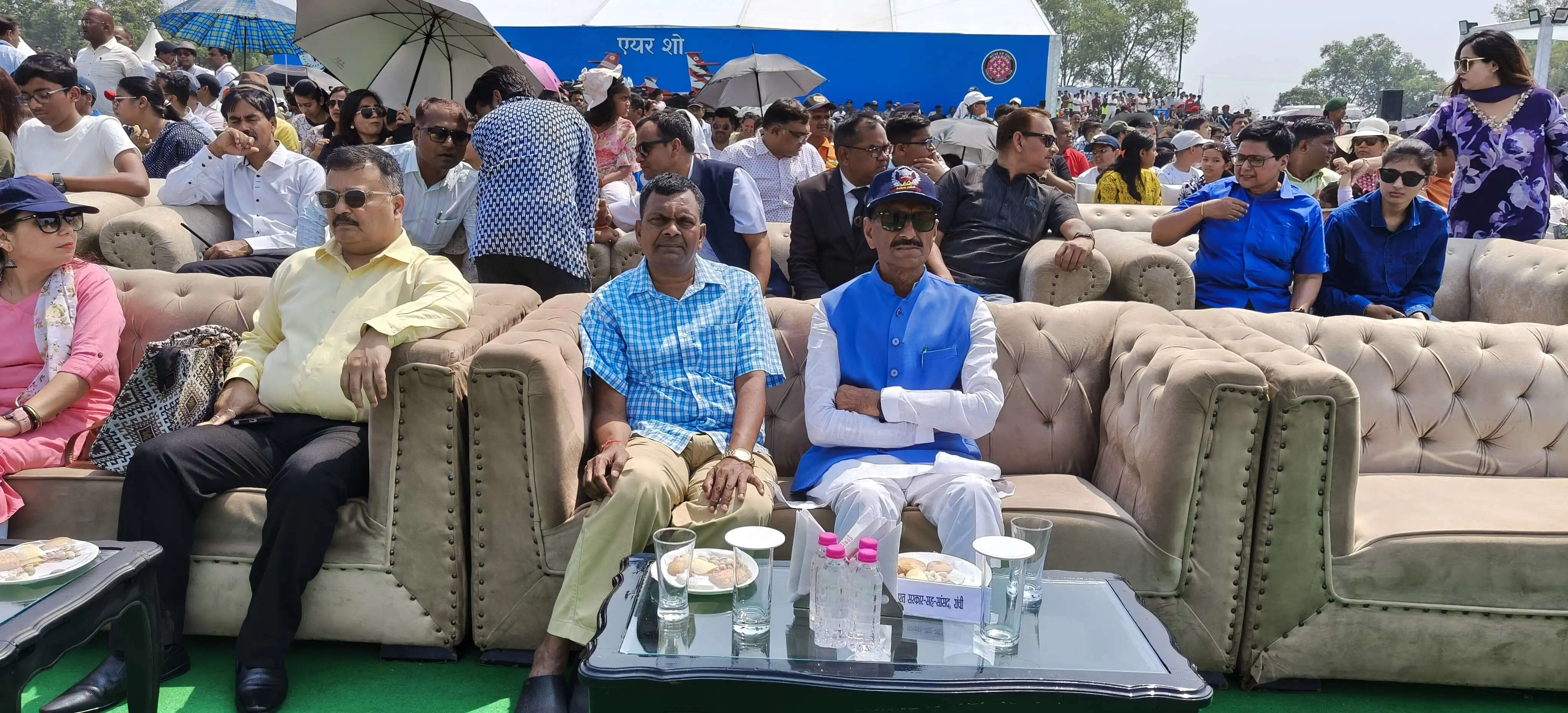 वायु सेना के अद्भुत प्रदर्शन ने दर्शकों को किया मंत्रमुग्ध