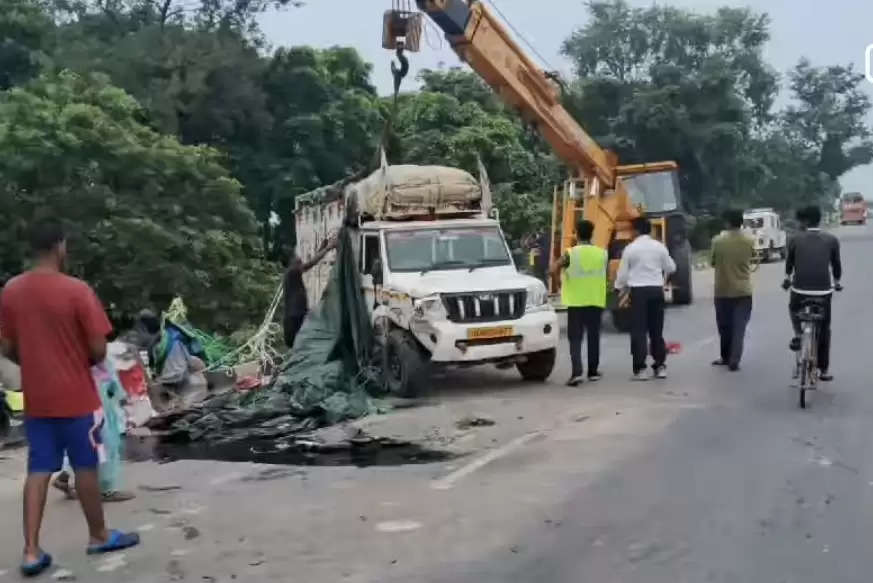 शाहजहांपुर में श्रद्धालुओं की पिकअप पलटी, तीन की मौत