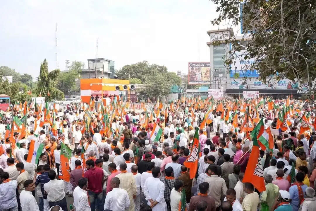 भाजपा ने निकाली ‘लोकतंत्र बचाओ, अराजकता हटाओ’ पदयात्रा, मुख्यमंत्री सम्राट चौधरी और प्रदेश अध्यक्ष संजय सरावगी हुए शामिल